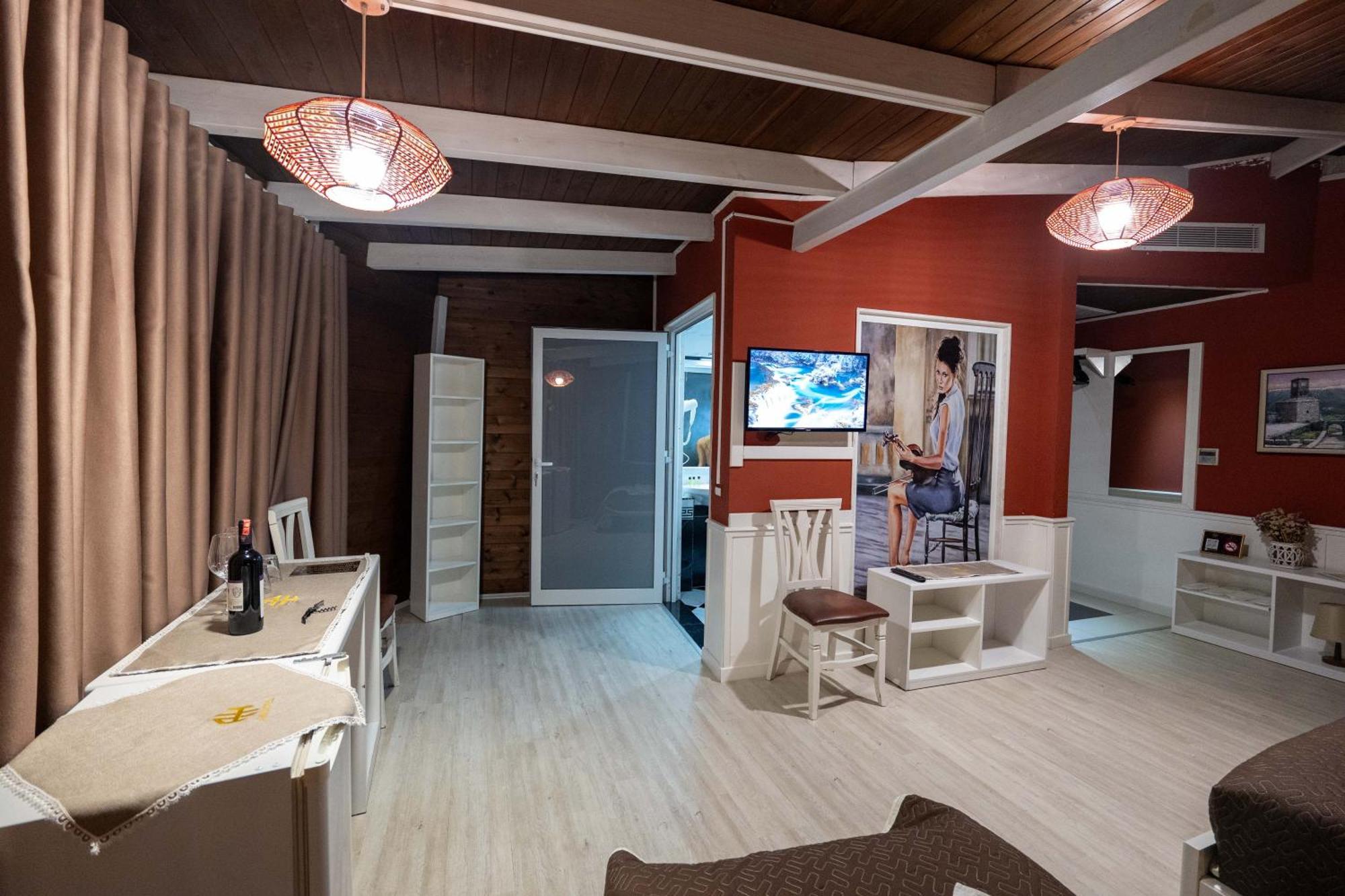 Hotel Aria Тирана Екстериор снимка