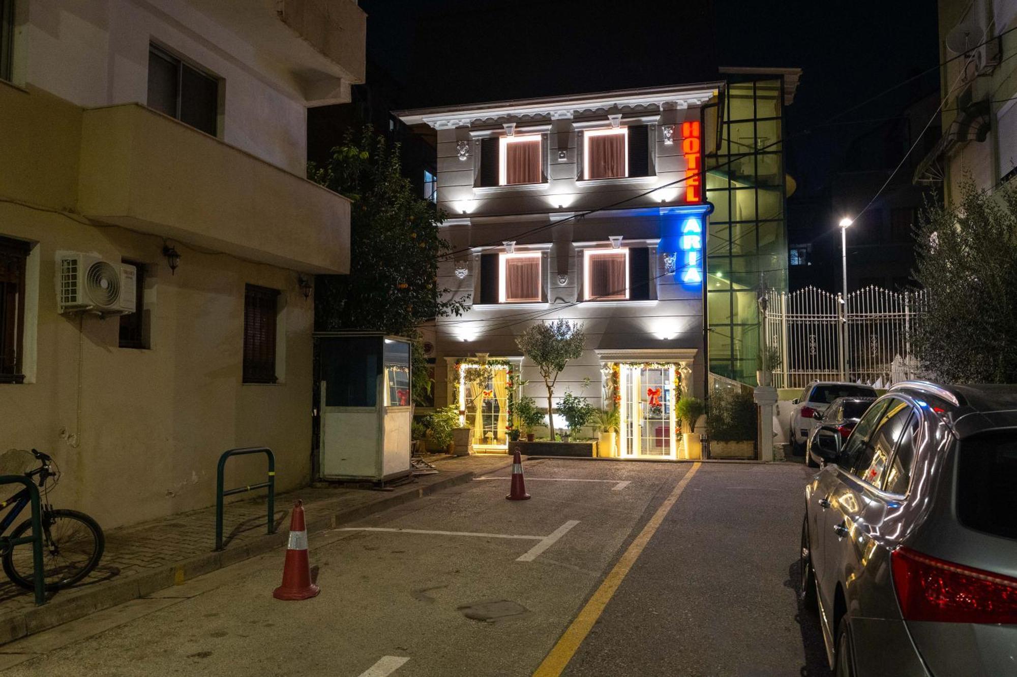 Hotel Aria Тирана Екстериор снимка