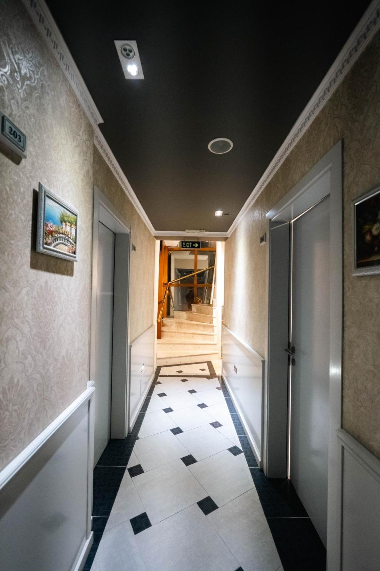 Hotel Aria Тирана Екстериор снимка
