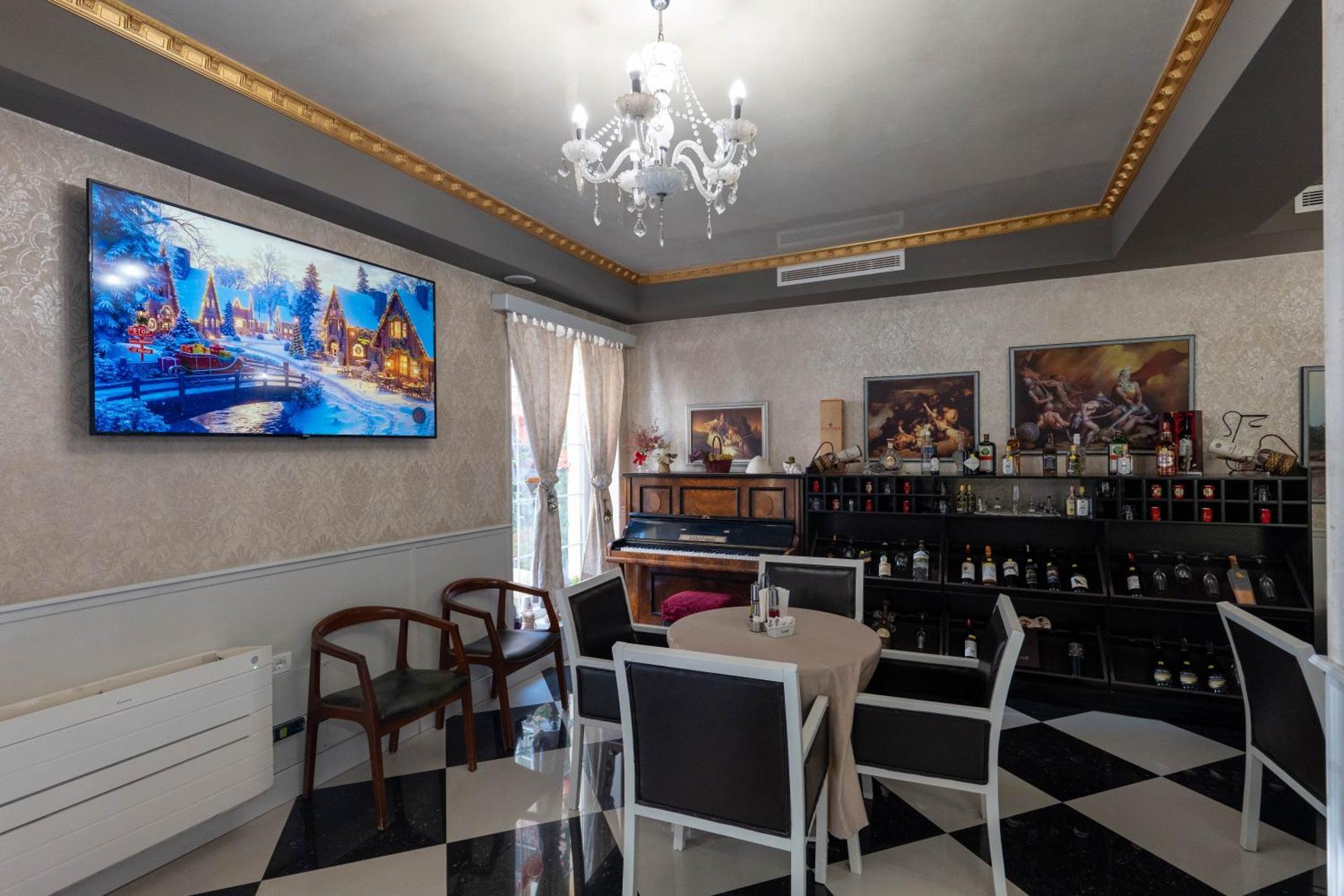 Hotel Aria Тирана Екстериор снимка