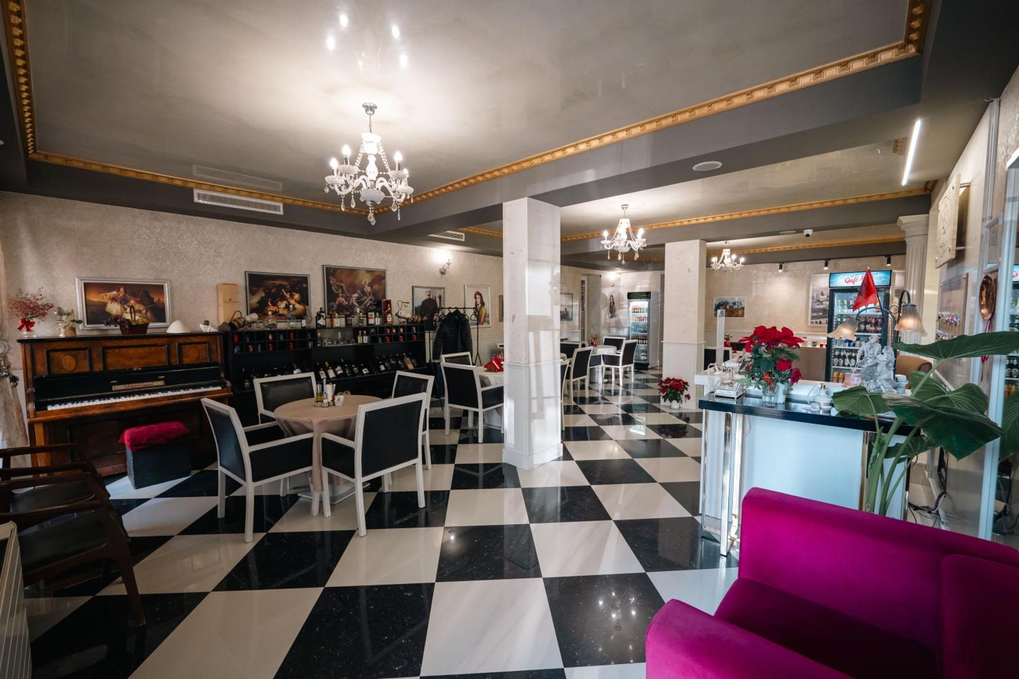 Hotel Aria Тирана Екстериор снимка