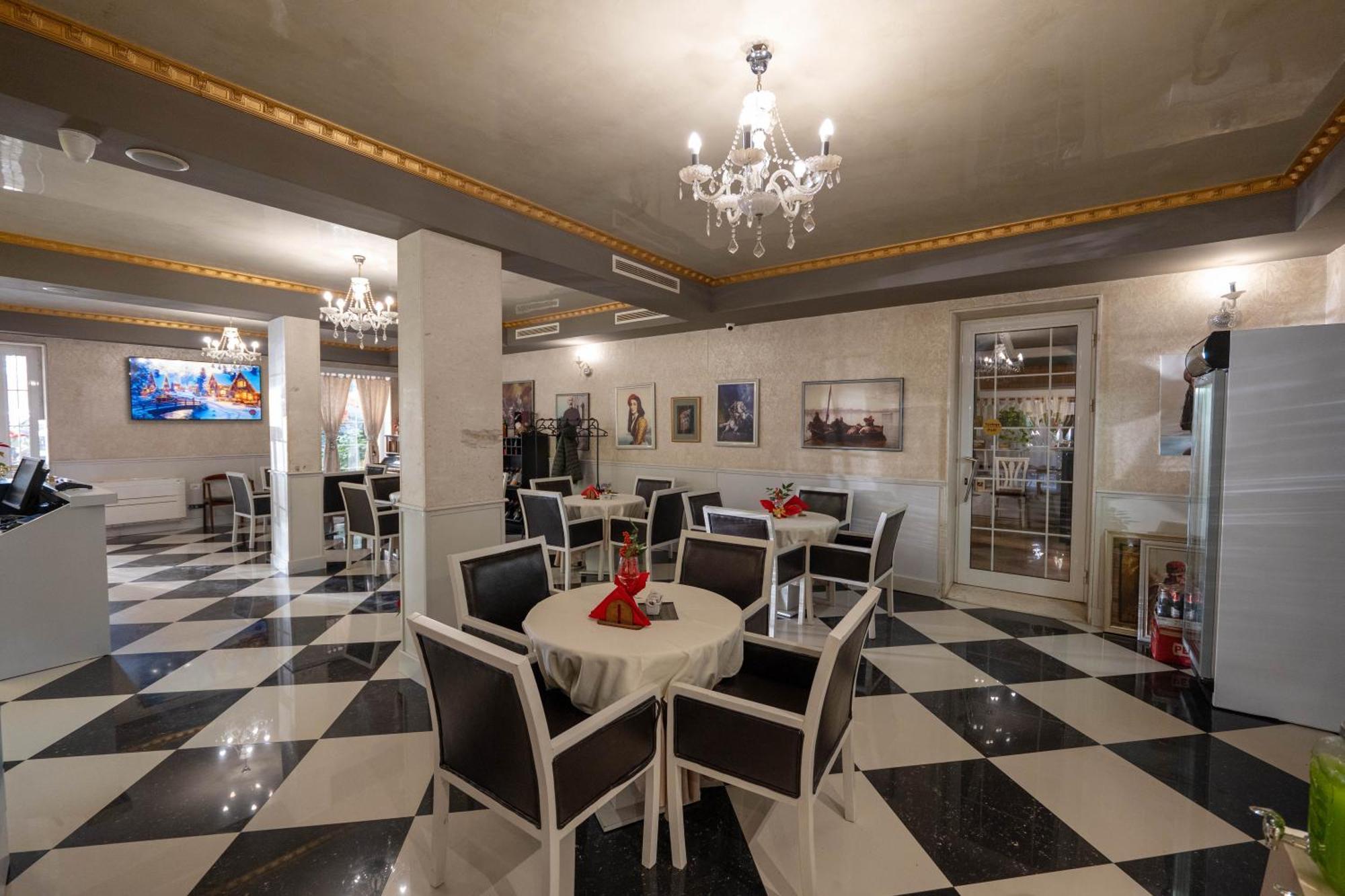 Hotel Aria Тирана Екстериор снимка